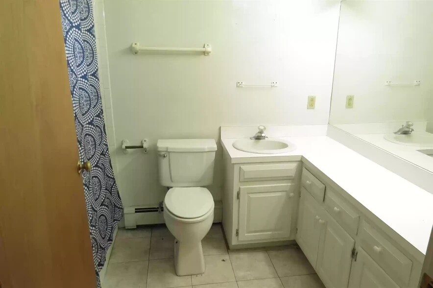 Building Photo - 20 Northfield Dr