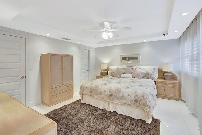 Building Photo - 2000 S Ocean Dr