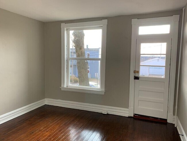 Building Photo - 6657 Garner Ave