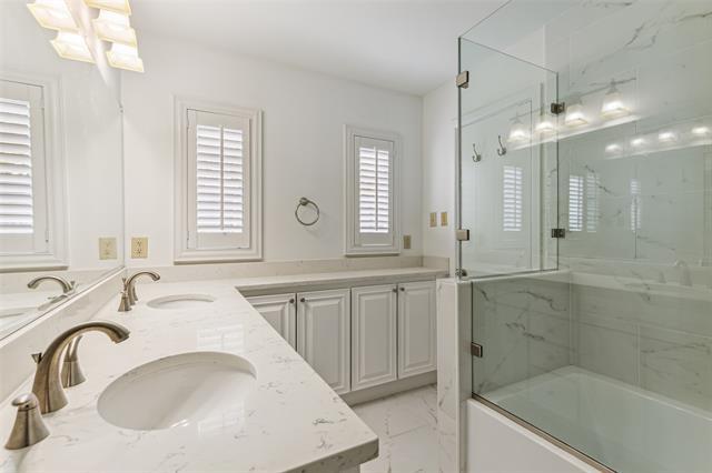 Building Photo - 4421 University Blvd