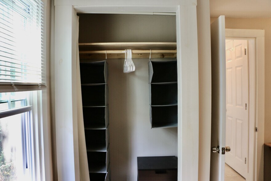 Building Photo - 114 Lucile St