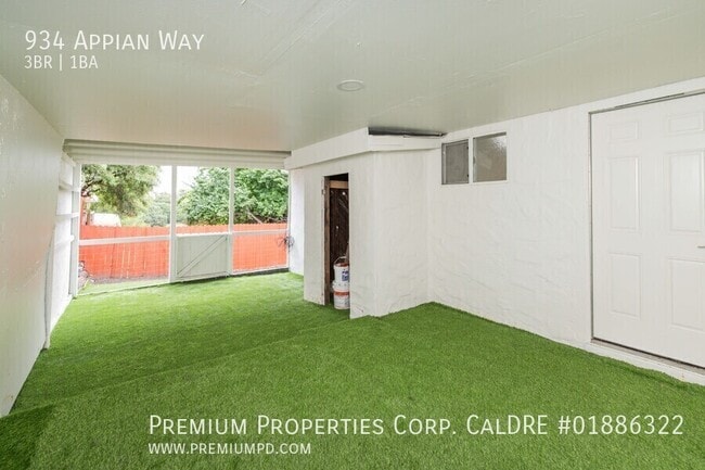 Building Photo - 934 Appian Way