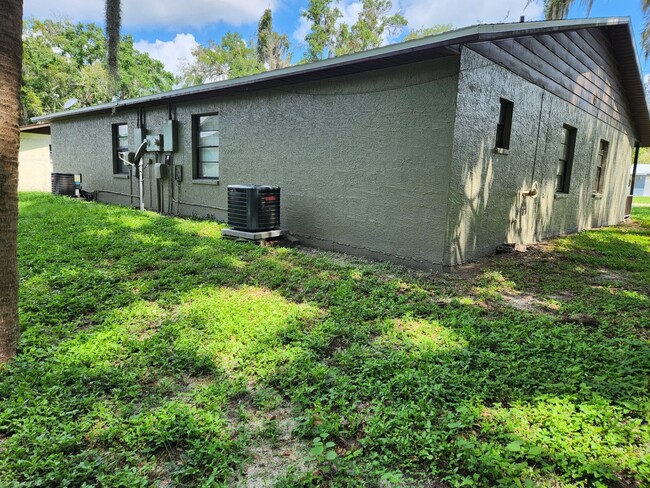 Building Photo - Move-In Ready 2BR/2BA Home with Modern Updates & Prime Zephyrhills Location!