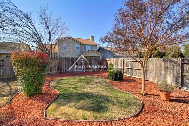 Building Photo - Wonderful 3bd/2ba Elk Grove Home with 2 Car Garage