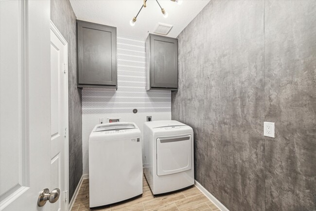 Building Photo - 17853 McClary Cardinal Dr