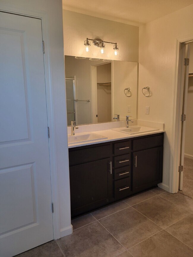 Building Photo - 603 Jessie Dr