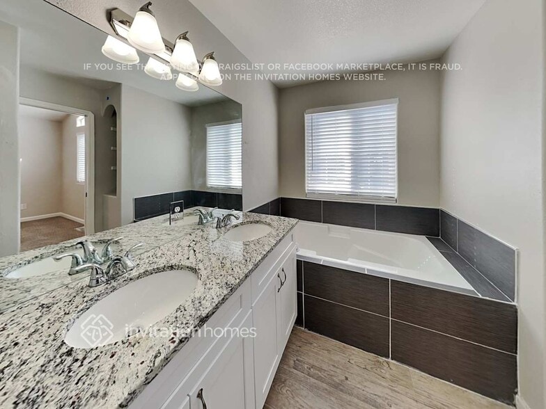 Building Photo - 1280 Ancestra Dr