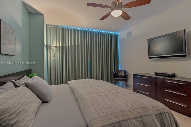 Building Photo - 3535 S Ocean Dr