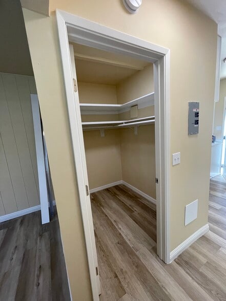 Building Photo - 1716 Orchard Ave