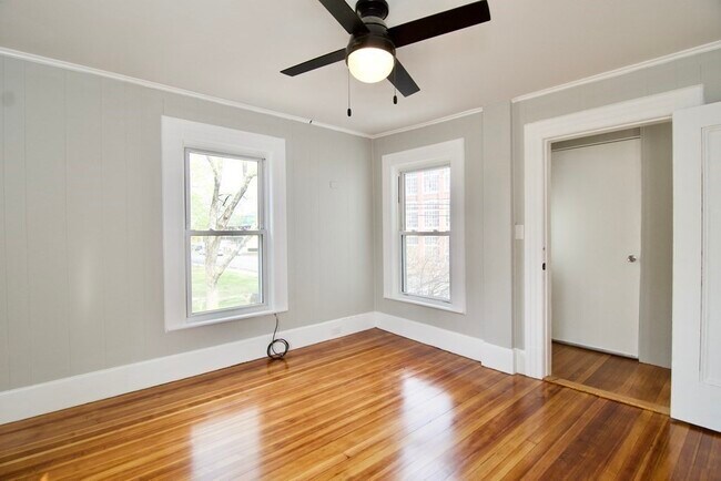 Building Photo - 145 Pleasant St