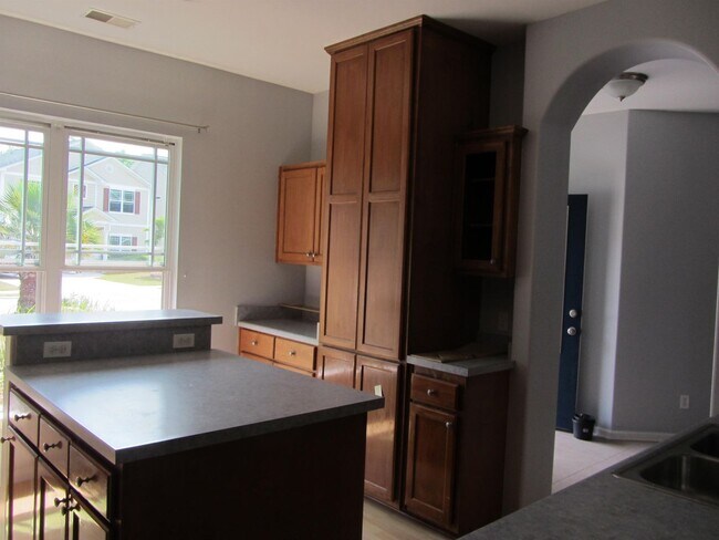 Building Photo - Palmetto Pointe