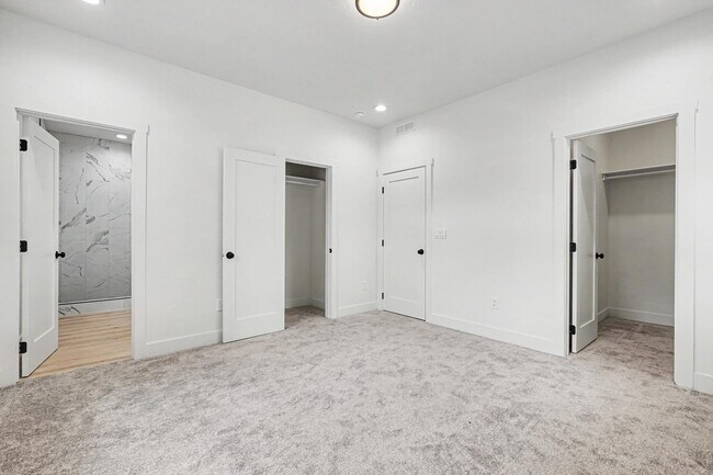 Building Photo - 801 8th St S