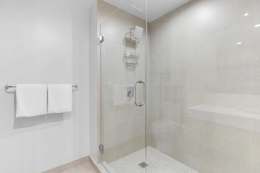 Building Photo - 11 NE 6th St