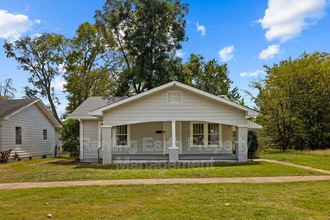 Building Photo - 1625 51st St Ensley