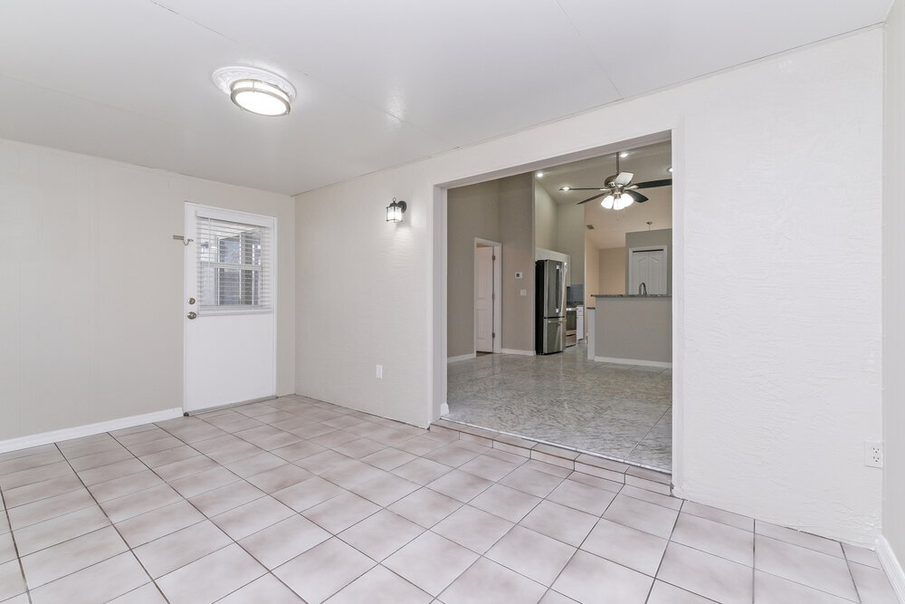 Building Photo - 10402 Barnett Loop