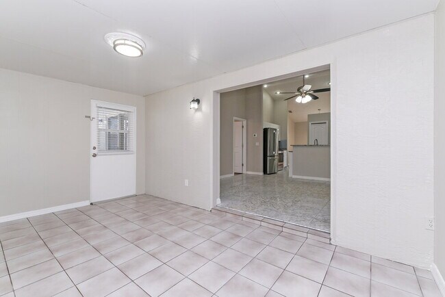 Building Photo - 10402 Barnett Loop