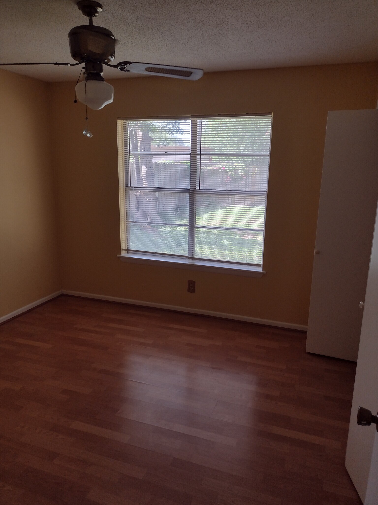 Building Photo - 2220 S Whitehouse Cir