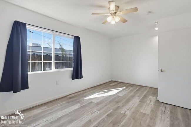 Building Photo - Updated 3Bdm 2Ba Single Story Home with Detached Garage in the Heart of Lakeside