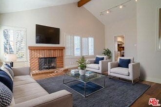 Building Photo - 233 Longfellow St