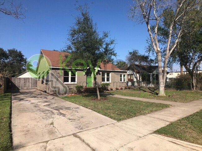 Building Photo - 2Bed/1Bath w/office in Central Mcallen ( Laurel and 10th )