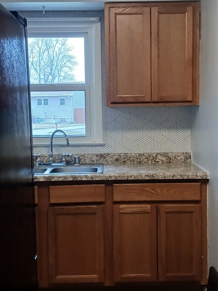 Building Photo - 33 Marshall Dr