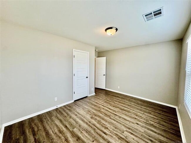Building Photo - Newer build in Cherry Creek Phase III.