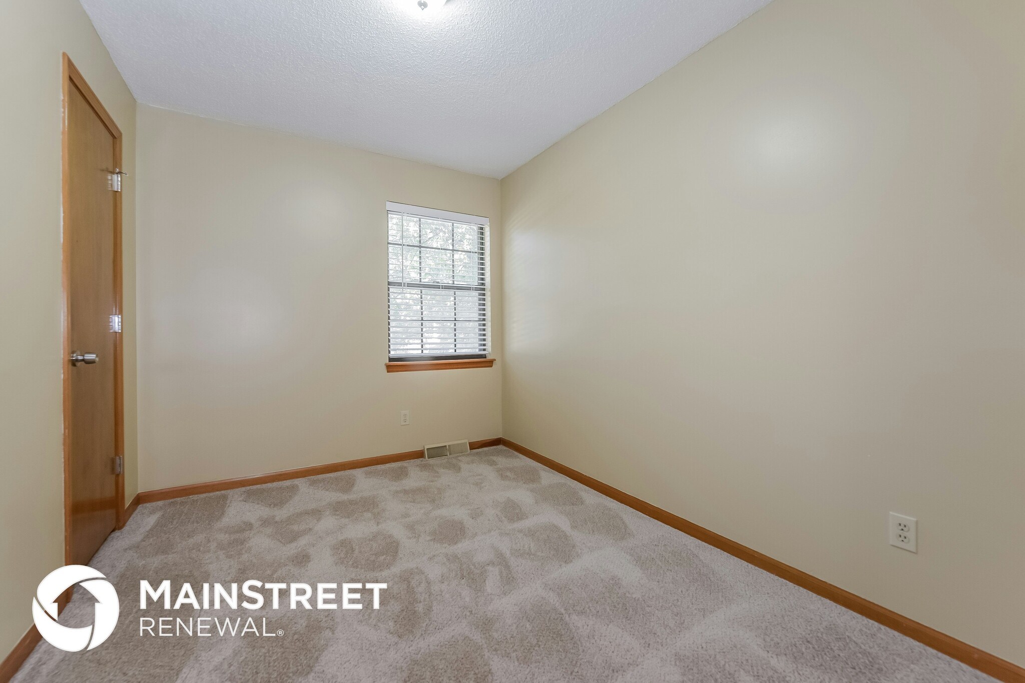 Building Photo - 1139 NE Oak tree Dr