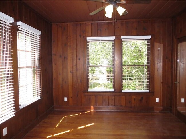 Building Photo - 3306 Harris Park Ave
