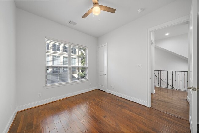 Building Photo - 2924 Leeland St