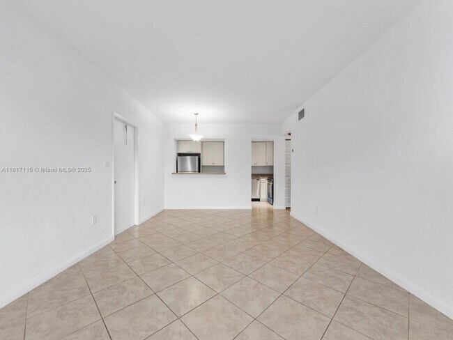 Building Photo - 14034 SW 90th Ave
