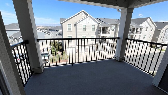 Building Photo - 3 Bed/2 Bathroom home in Herriman