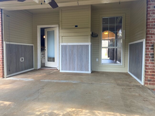 Building Photo - 906 Mockingbird Ln