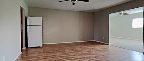 Building Photo - 3001 W Mandalay Ln
