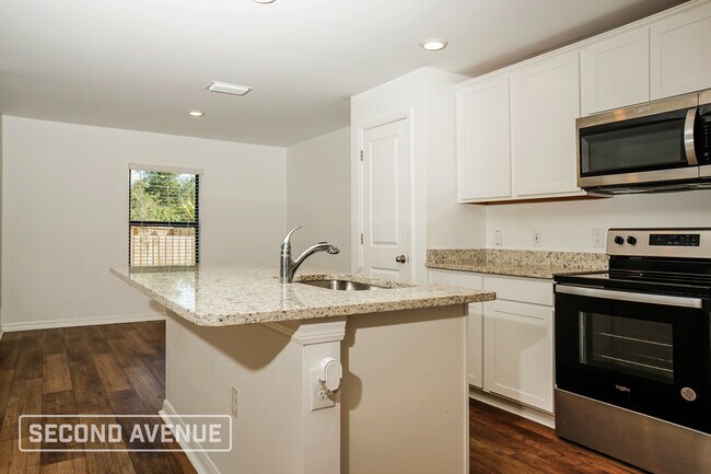 Building Photo - 4066 Chamrade Rd