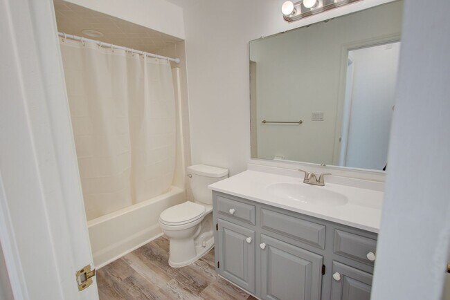 Building Photo - 427 Las Gaviotas Blvd