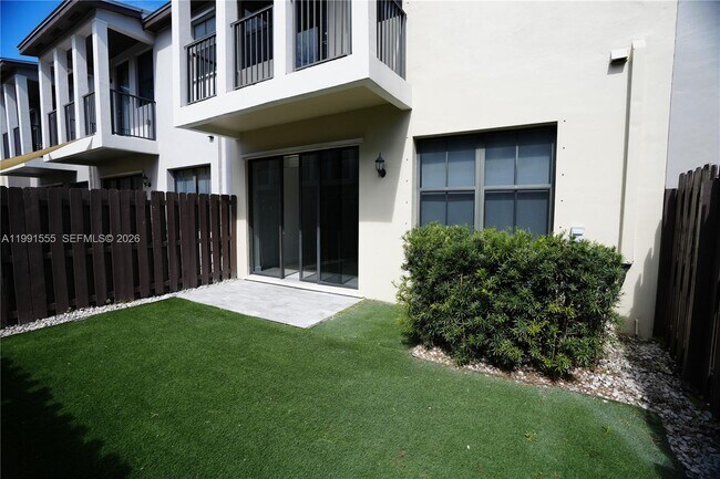 Building Photo - 10468 NW 61 Ln.