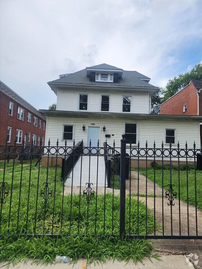 Building Photo - Spacious 7 Bedroom in West Baltimore