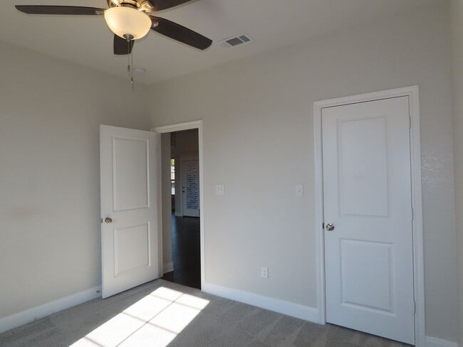 Building Photo - Gorgeous 3 Bedroom, 2 Bath Home in South Tyler! Tyler ISD: Jack Elementary