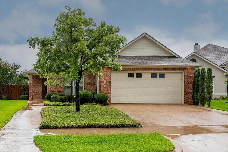 Primary Photo - 1029 Windstone Dr