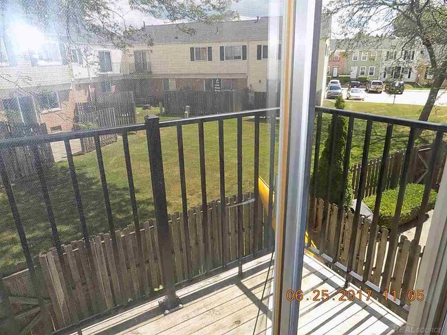 Building Photo - 37294 Charter Oaks Blvd