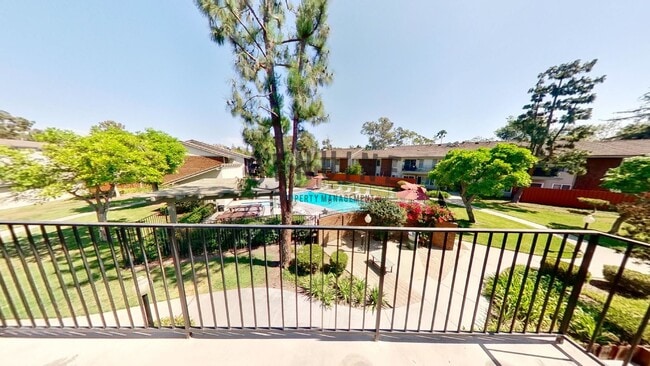 Building Photo - Stunning 2nd Story 3 Bedroom Condo in Woodlake Villas, La Habra