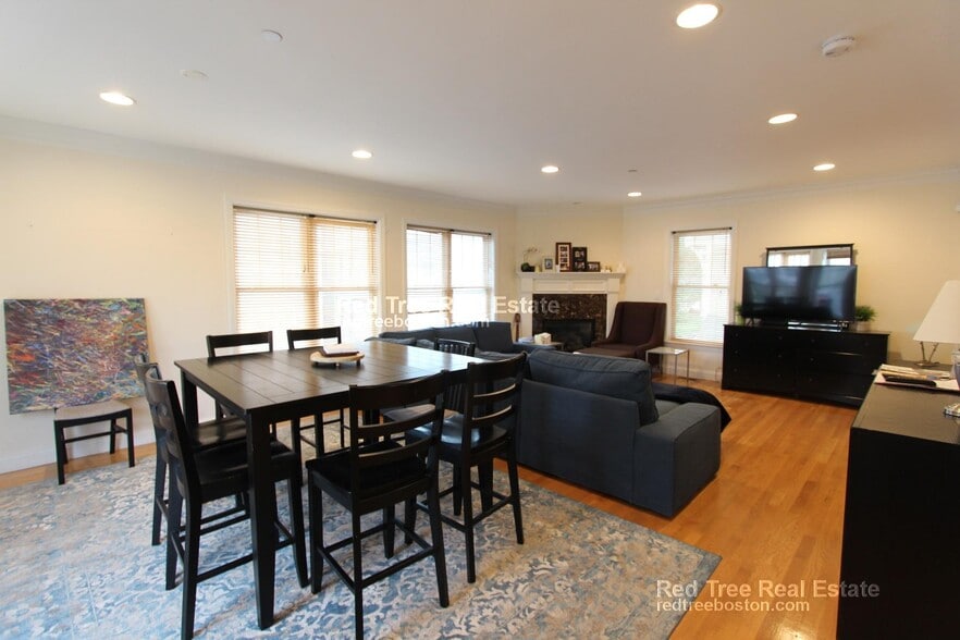 Building Photo - 117 Union St