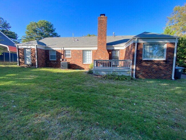 Building Photo - Charming 3 bedroom 2 bath home near Coving...