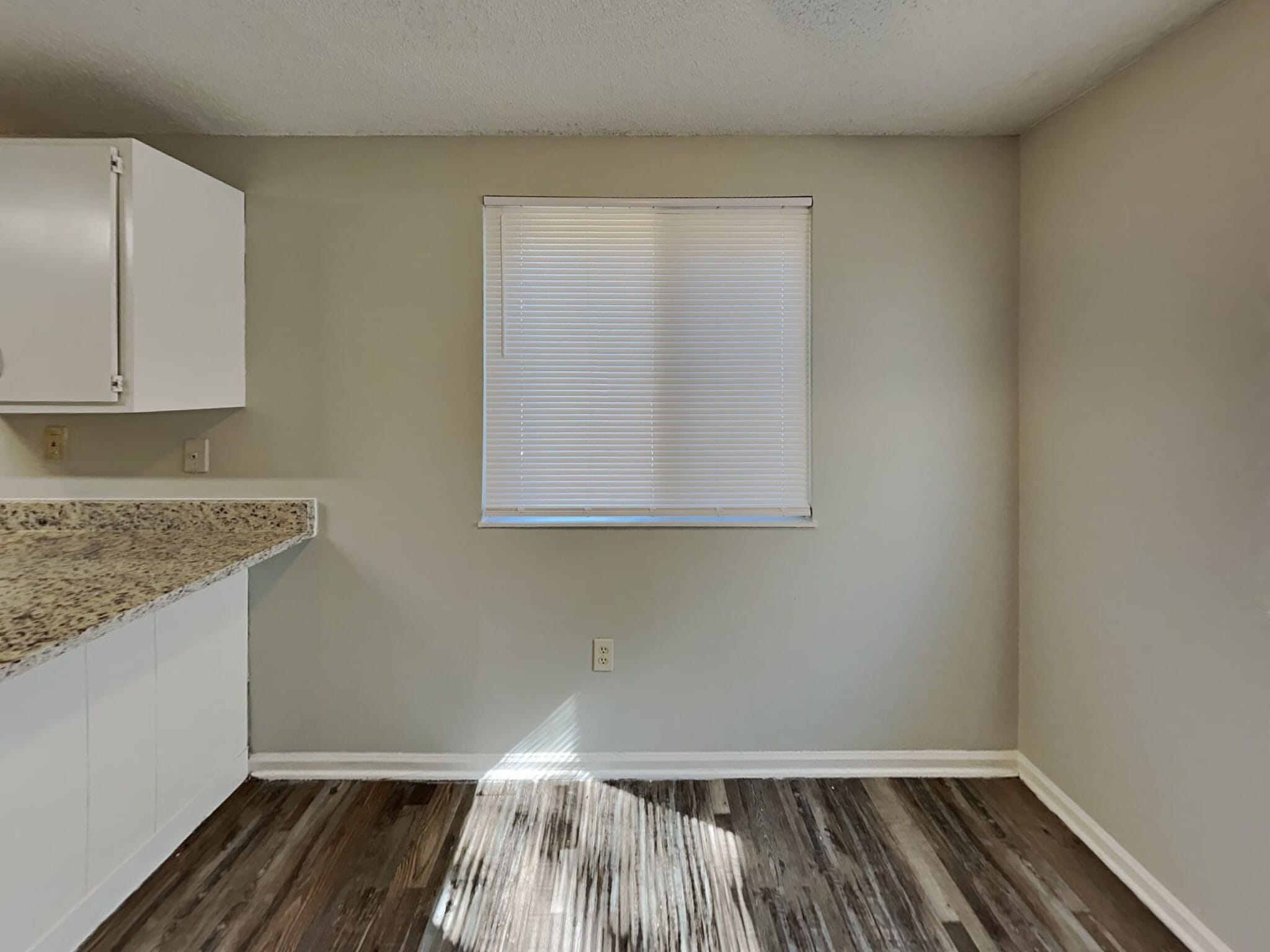 Building Photo - 7390 Isherwood Rd