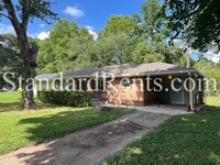 Building Photo - 1786 Lynn Ln