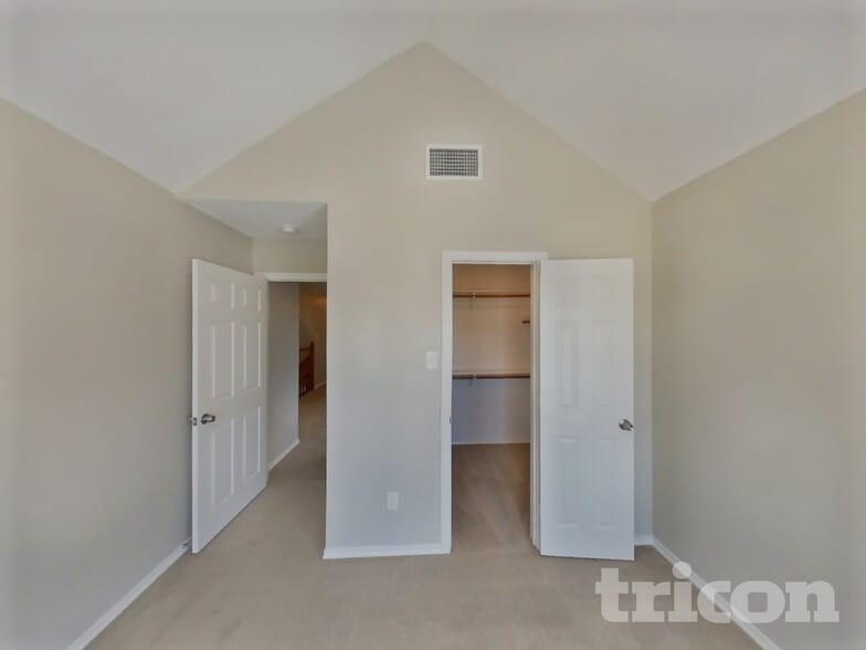 Building Photo - 7761 Grassland Dr