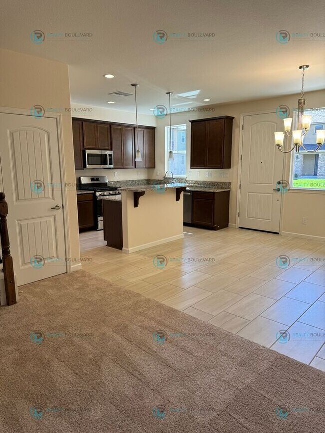 Building Photo - Half month FREE!!! Luxury and Convenience: Fully Equipped 3-Bedroom 2.5 Bathroom 2 car garage Con...