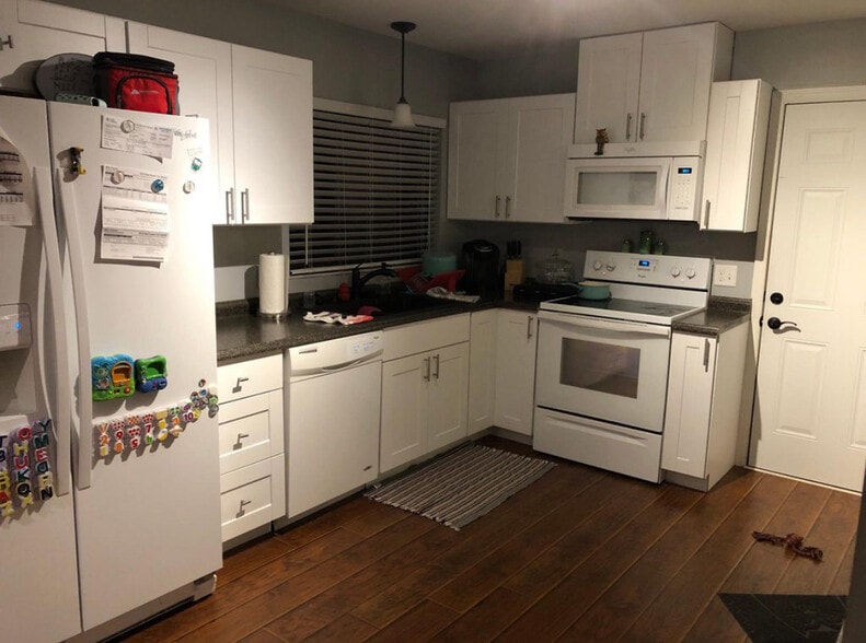 Building Photo - 8340 Angela Ct