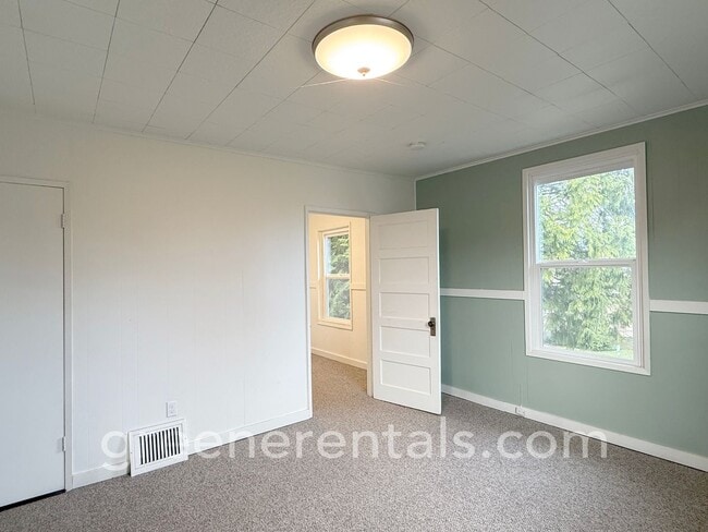 Building Photo - The Linn Apartments