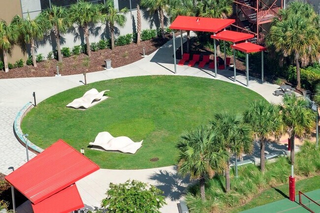 Building Photo - 1120 E Kennedy Blvd